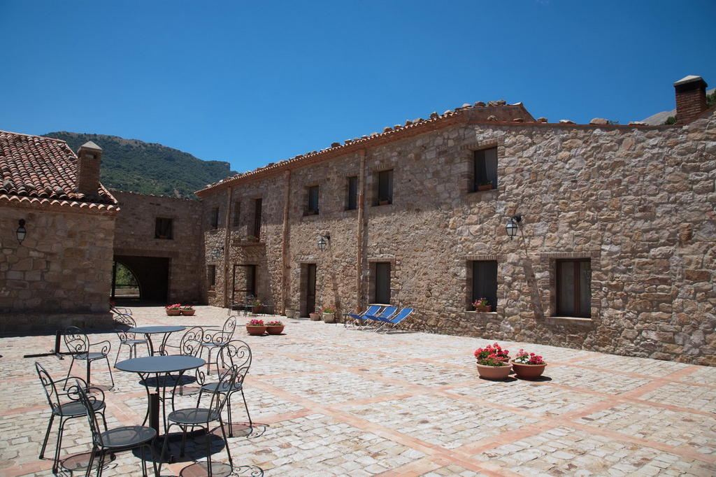 Masseria Rocca Di Gonato كاستلبونو المظهر الخارجي الصورة
